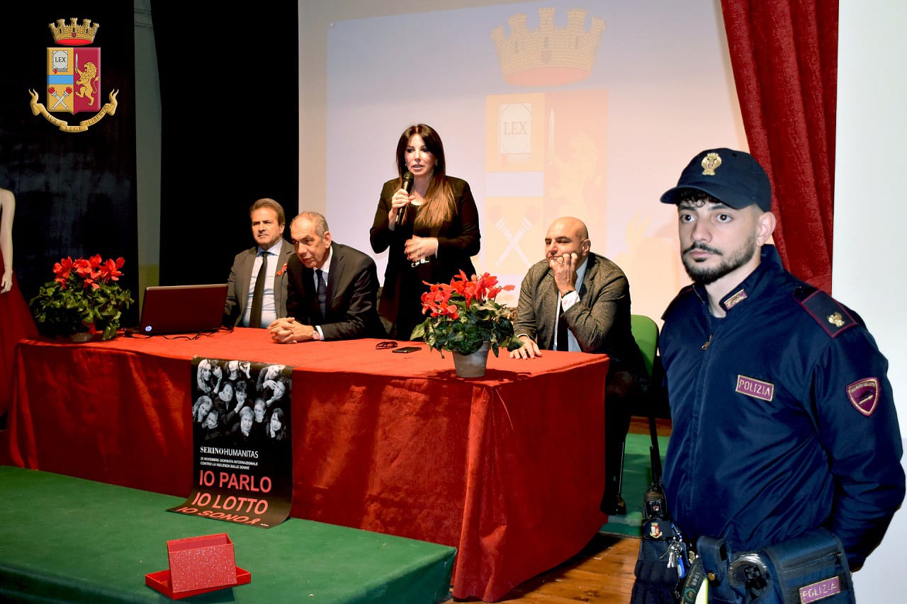 Contro la  violenza alle donne, gli studenti dell’Istituto Stanislao Mancini e  Amatucci di Avellino incontrano il Questore